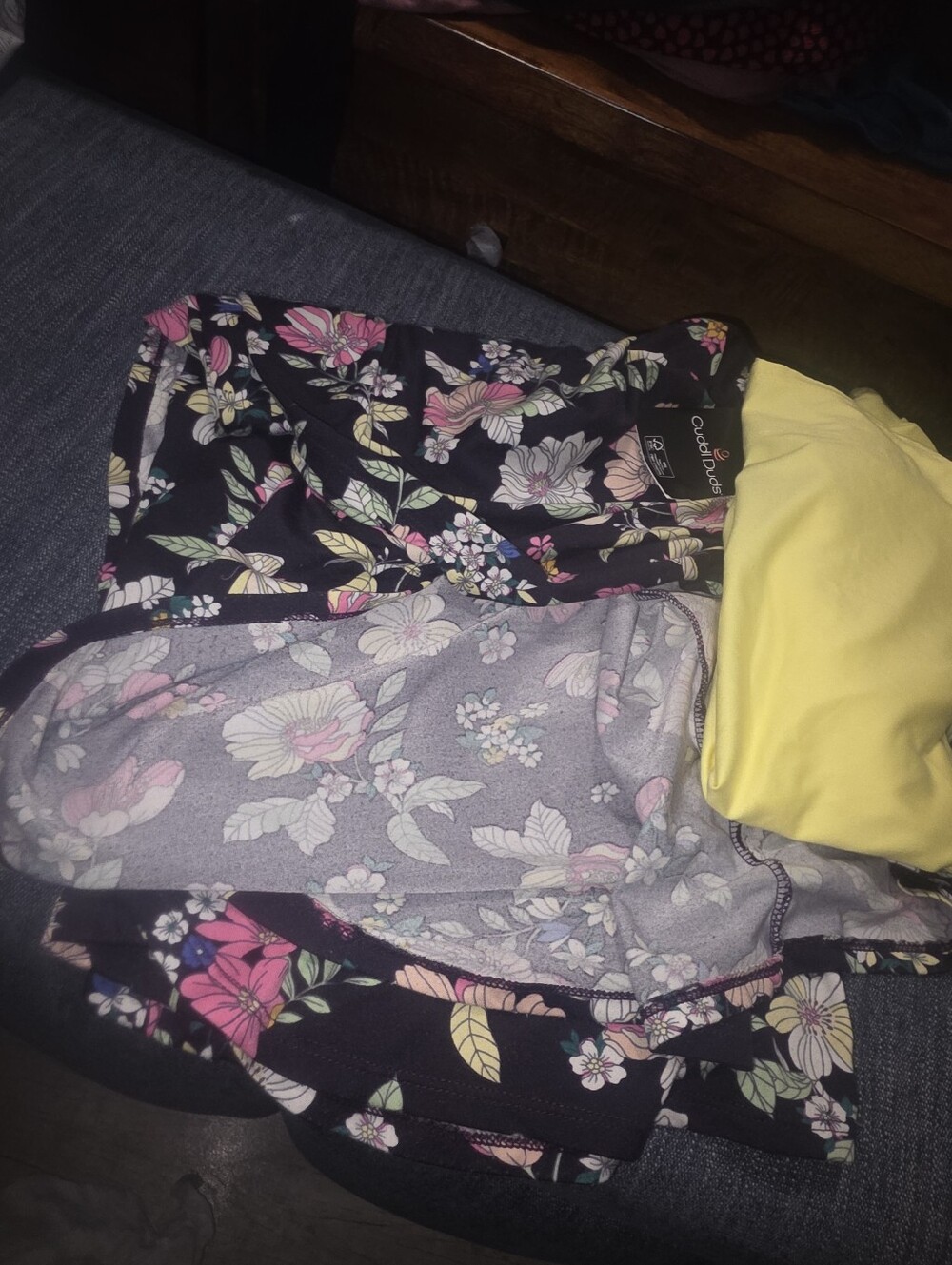 Kohl's Pink V-Neck Tank with Patterned Hem - Picture 5 of 6